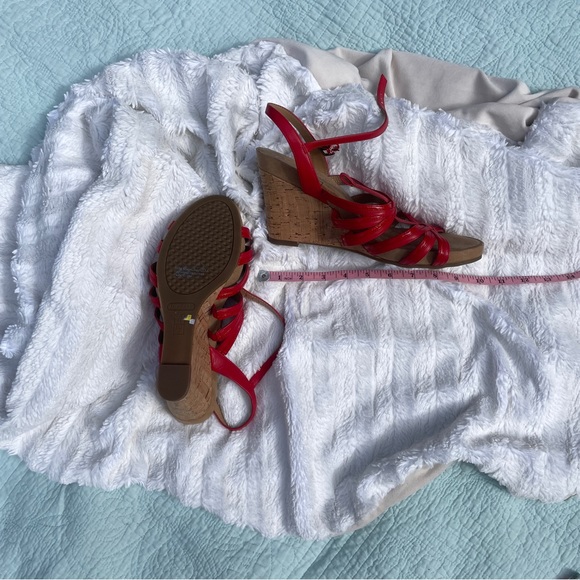 NWOT Red Aerosoles Sandals plush comfortable insoles; 4” wedge, never worn ❤️. - Picture 5 of 8